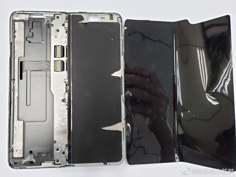 Фотогалерея дня: внутренности смартфона Samsung Galaxy Fold